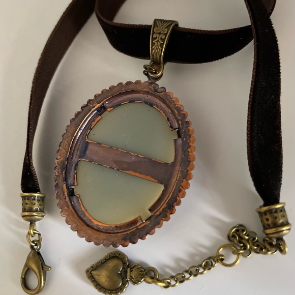 Vintage Cameo Set in Ox Purple Brass Choker Necklace - Picture 9 of 15